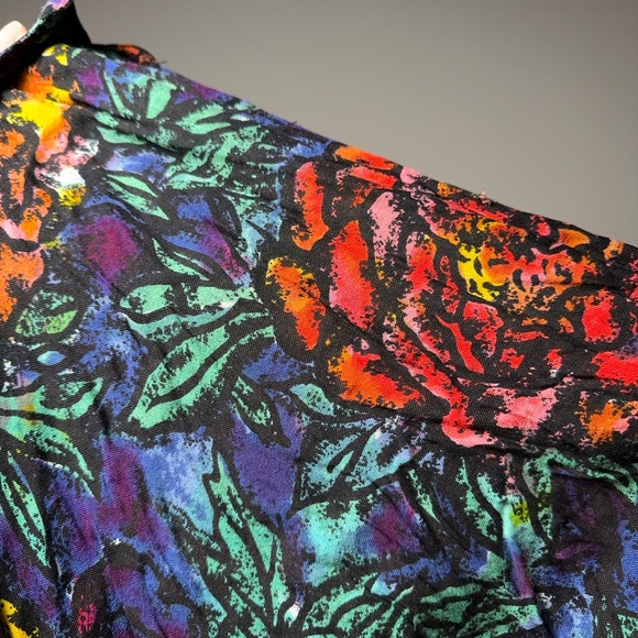 Rose Pattern Button Up Blouse - Picture 5 of 5